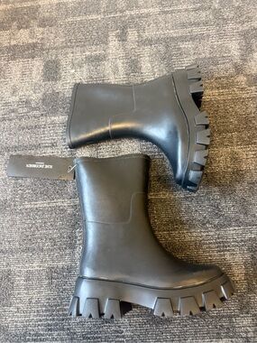 Ilse Jacobsen NWT 7.5 no box Black rubber Up Look Chunky Lug Boots